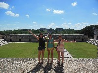 184mxuxmal3ladiesbycourtyard